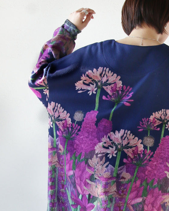 絵画をまとう 日常に溶け込む、上品花トップス