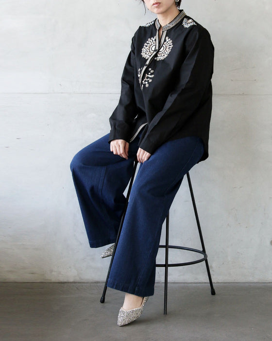 さらりと纏う 刺繍アクセントシャツ