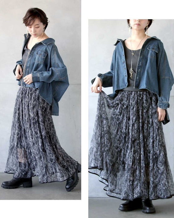 揺れるたび、品と余韻を纏う。ペイズリーシアースカート