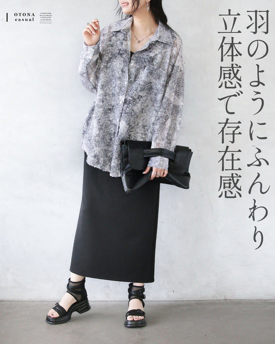 羽のように軽やか 品よく透ける、大人のジャガードレースシャツ