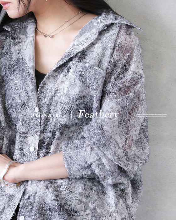 羽のように軽やか 品よく透ける、大人のジャガードレースシャツ