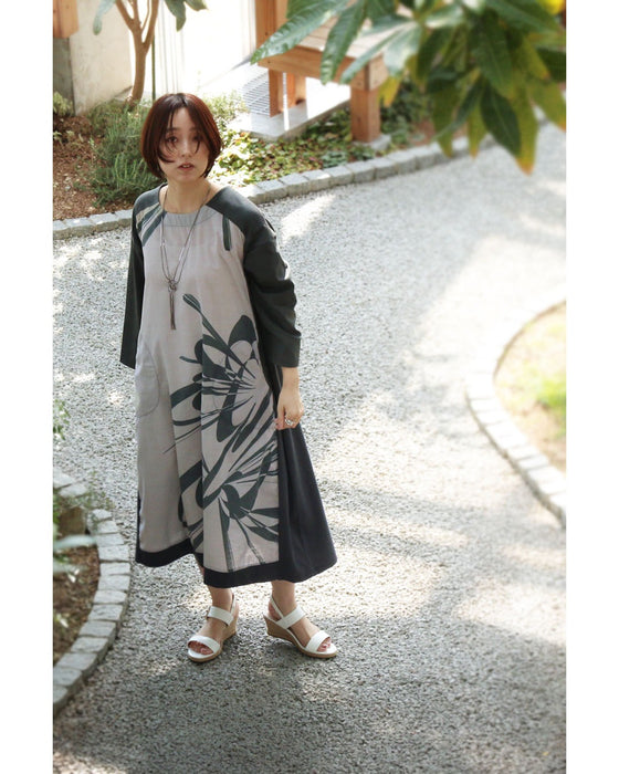 静かに大胆に映える。アートプリントワンピース