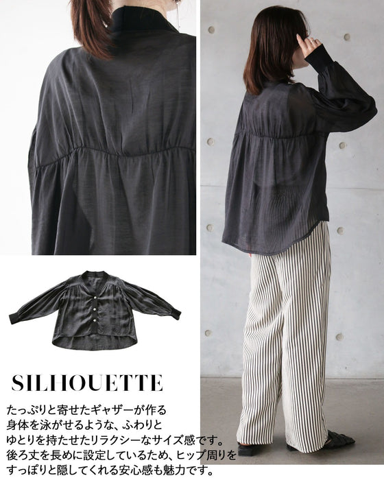 上品に光を透かす、洗練シアーアウター