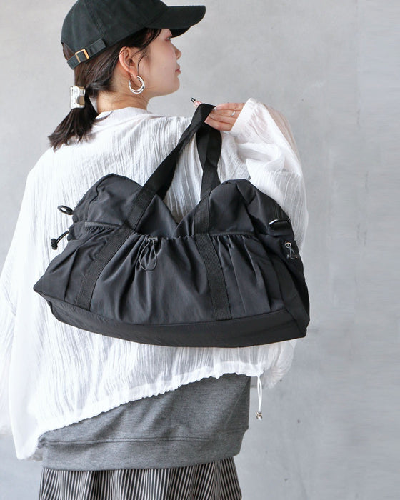 軽やかに持てる、お出掛けの相棒 ナイロンドロストボストンバッグ