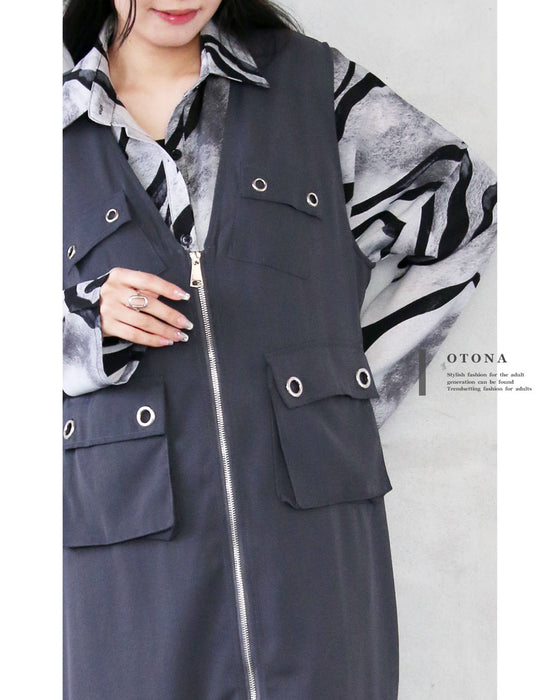 メタルボタンが映える モードなロング丈ベスト