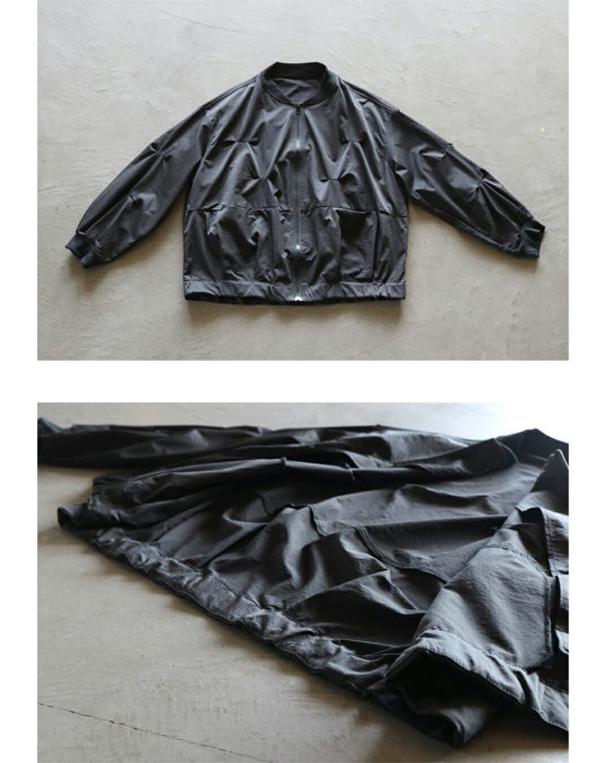 タックで魅せる、洗練ブルゾン