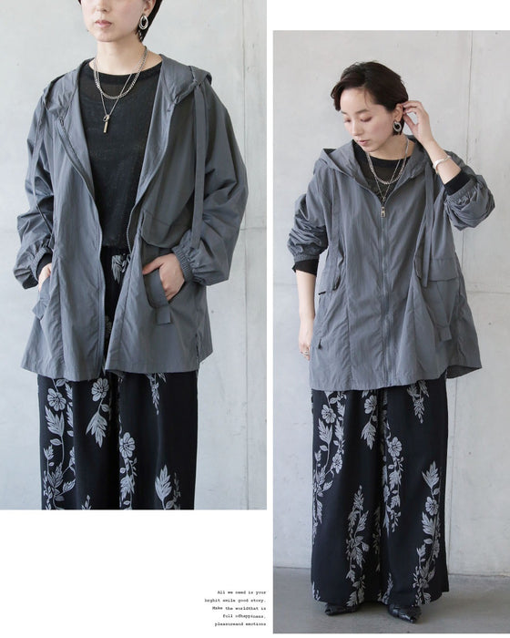 軽さも、佇まいも。大人のためのフードアウター