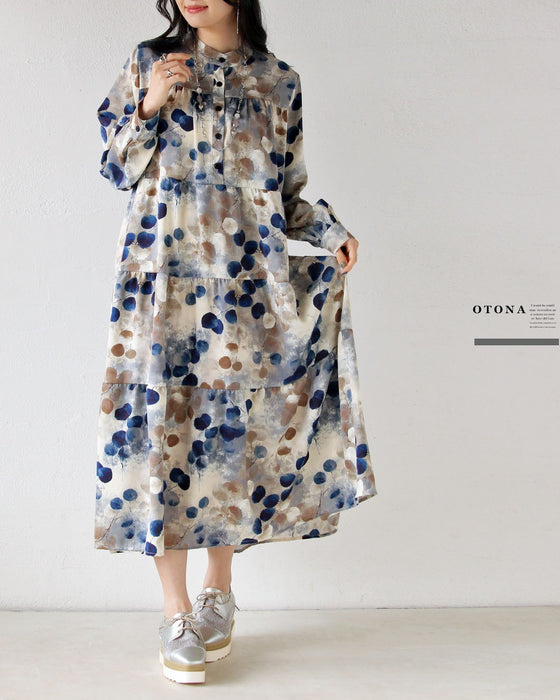 水彩を纏う。爽やかに揺れるティアードワンピース