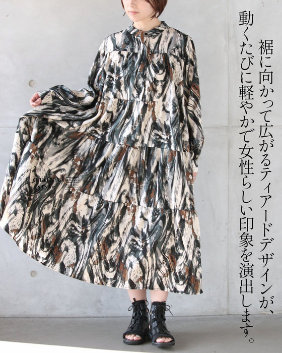 一枚で完成する、アートを纏うモードワンピース