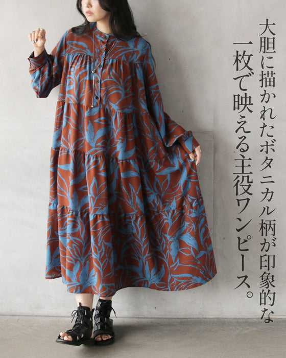 雰囲気を纏う。柄ティアードワンピース