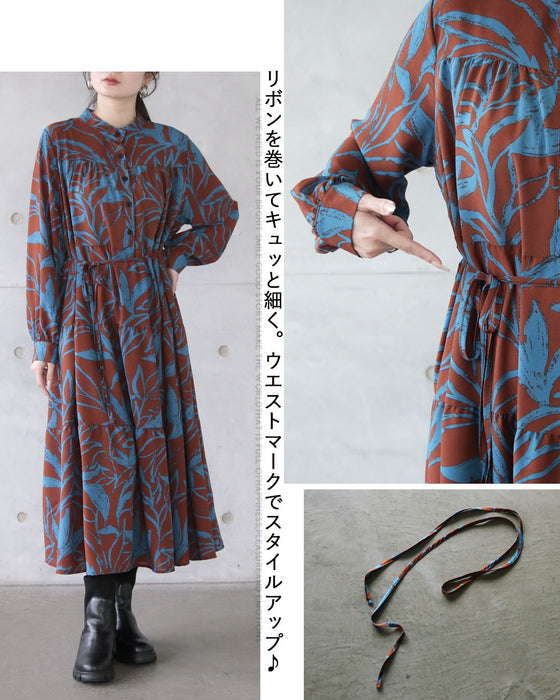 雰囲気を纏う。柄ティアードワンピース