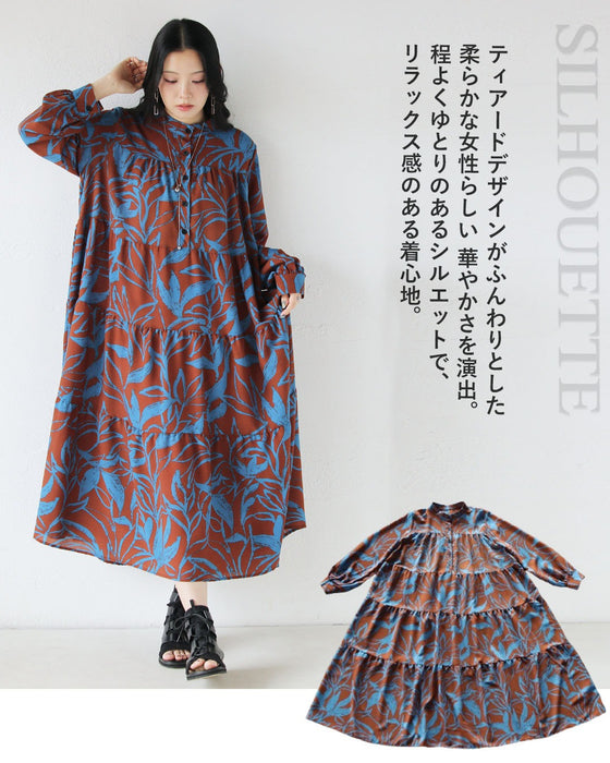 雰囲気を纏う。柄ティアードワンピース