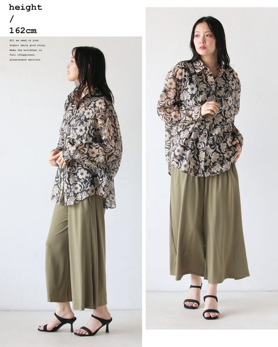 纏うだけで、洗練された品格。エアリー花柄シャツ