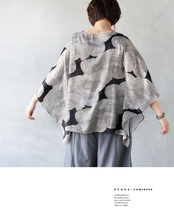 艶やかに纏う 大人のためのスカーフ柄トップス