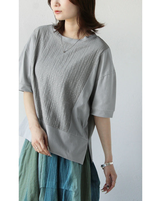 大人の手抜き感ゼロ。上品ラメ切替Tシャツ