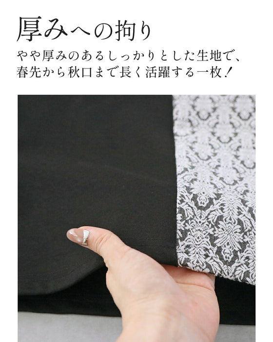ほどよい厚みと品のある華やかトップス
