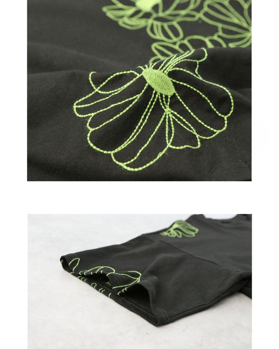 甘さを削ぎ落とした 花刺繍  配色が映えるTシャツ