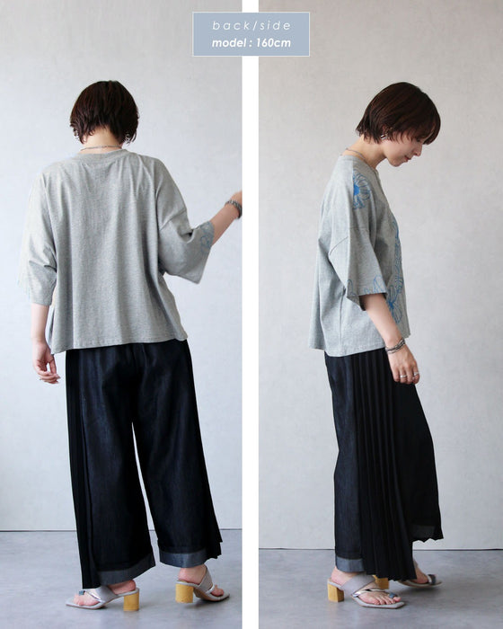 甘さを削ぎ落とした 花刺繍  配色が映えるTシャツ