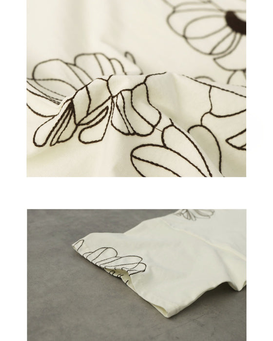 甘さを削ぎ落とした 花刺繍  配色が映えるTシャツ