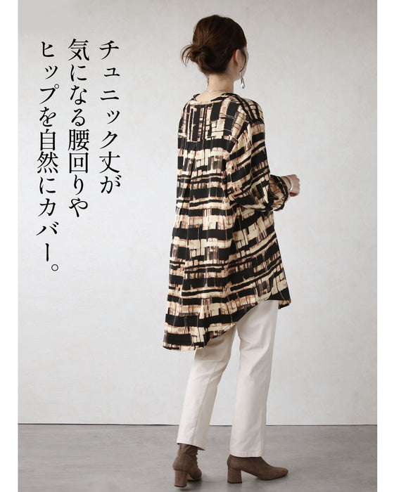 シックな柄行で魅せる大人の洗練チュニックシャツ