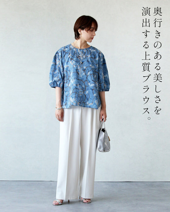 重ねる美しさ 刺繍カメリア柄ブラウス