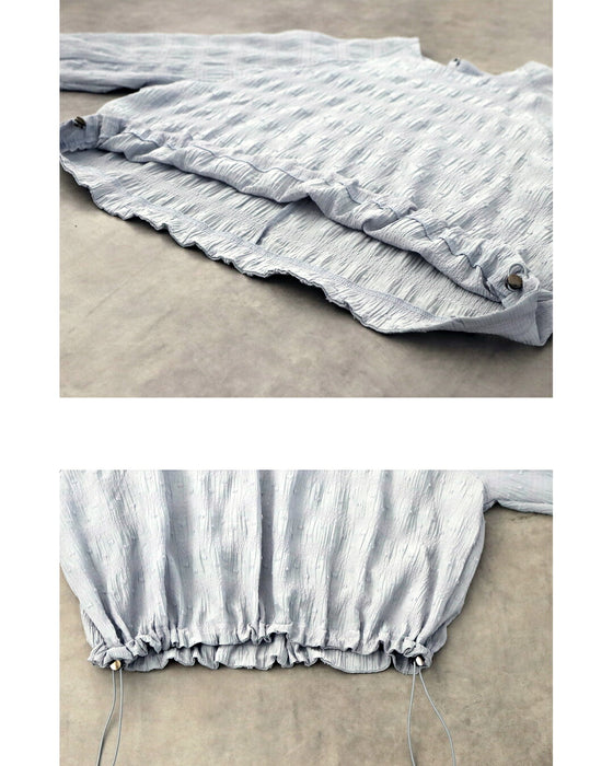 ぽこぽこドットとシャーリングで魅せる。ドロストトップス