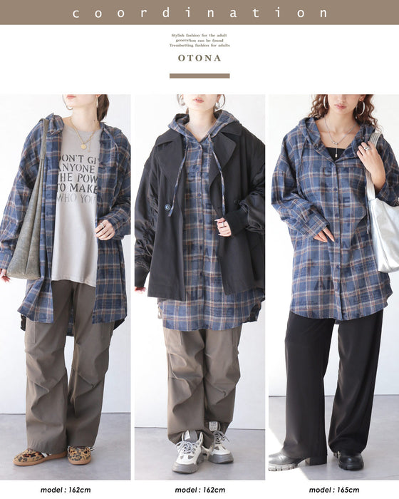 さりげないロゴ使いで差をつける。大人のチェックフードシャツ