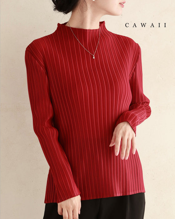 彩り添える赤のチカラ。プリーツカットソートップス