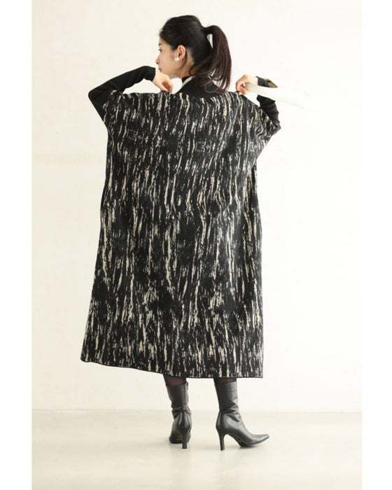 グラフィックペイント柄ニットミディアムワンピース