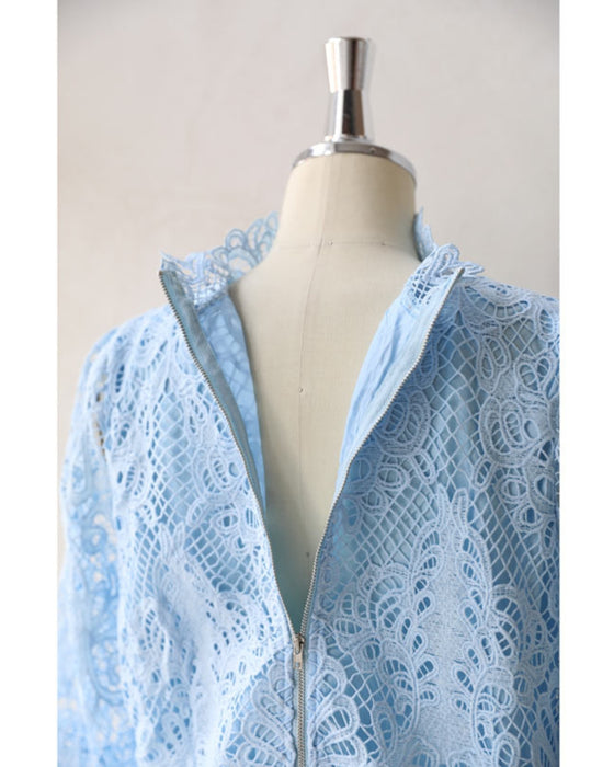 Elegant blue lace back zip pullover top