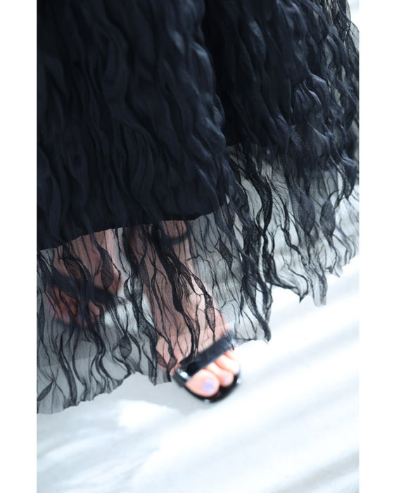 Wavy, fluttering tulle midi skirt