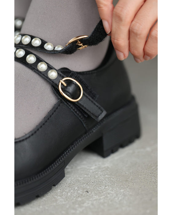 パール連なるダブルストラップパンプス