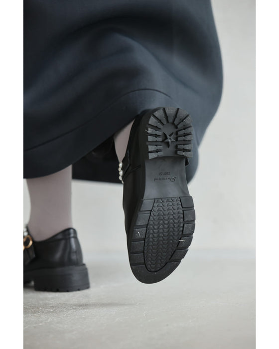 パール連なるダブルストラップパンプス