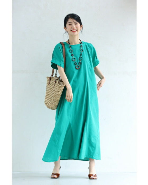 A secret A-line tuck long dress with a flared hem