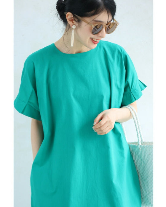 A secret A-line tuck long dress with a flared hem