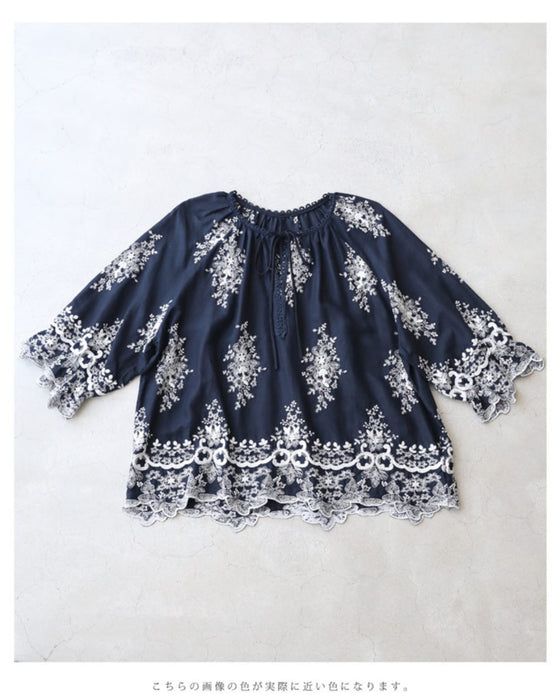 ぐるりと360度エレガントな刺繍浮かぶブラウストップス