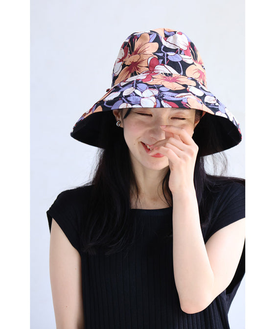 (ストラップ付き)シンプルにも花柄にも。表裏使える2wayつば広ハット