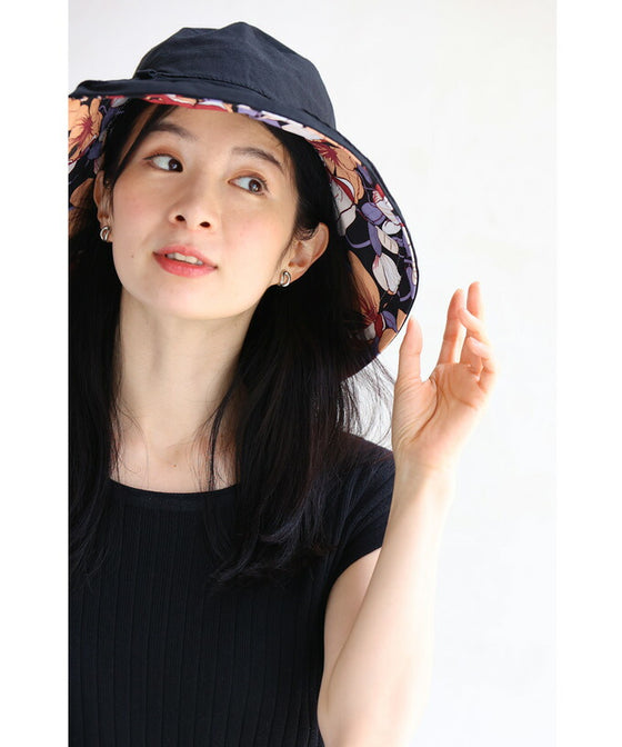 (ストラップ付き)シンプルにも花柄にも。表裏使える2wayつば広ハット