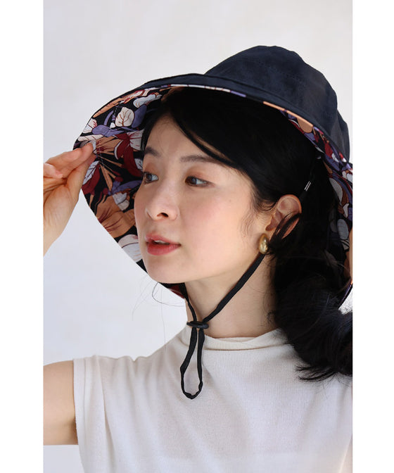 (ストラップ付き)シンプルにも花柄にも。表裏使える2wayつば広ハット
