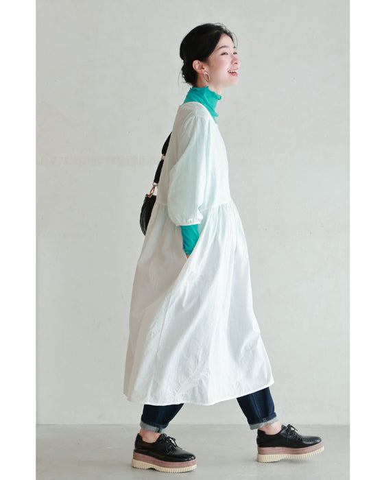 柔らかく羽刺繍が浮かぶミディアムワンピース(インナー付き)