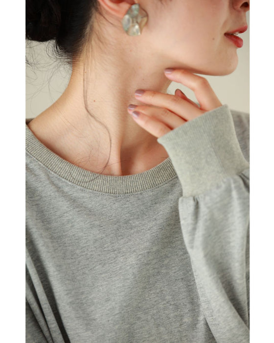 パールの粒を添えたレース窓スリーブのカットソートップス