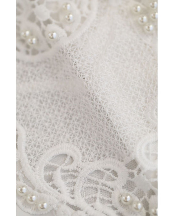 パールの粒を添えたレース窓スリーブのカットソートップス