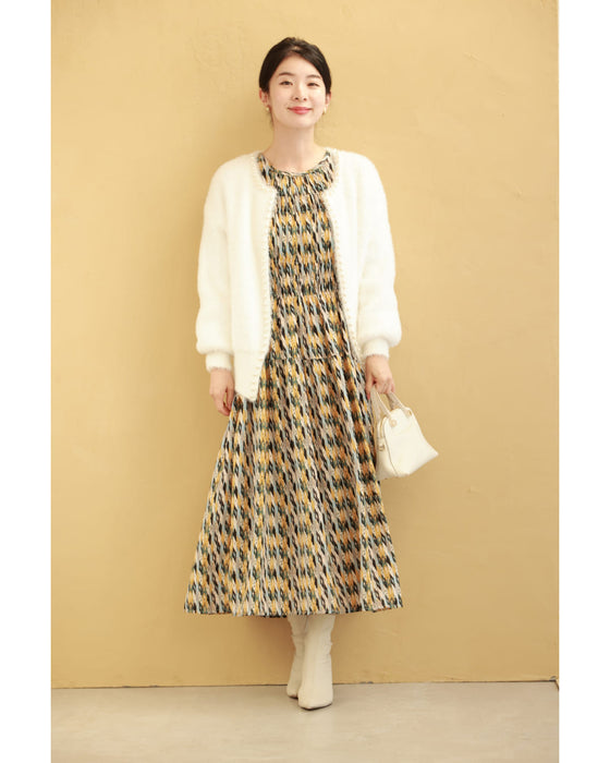 パールで囲むふわふわファーカーディガン