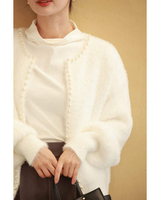 パールで囲むふわふわファーカーディガン