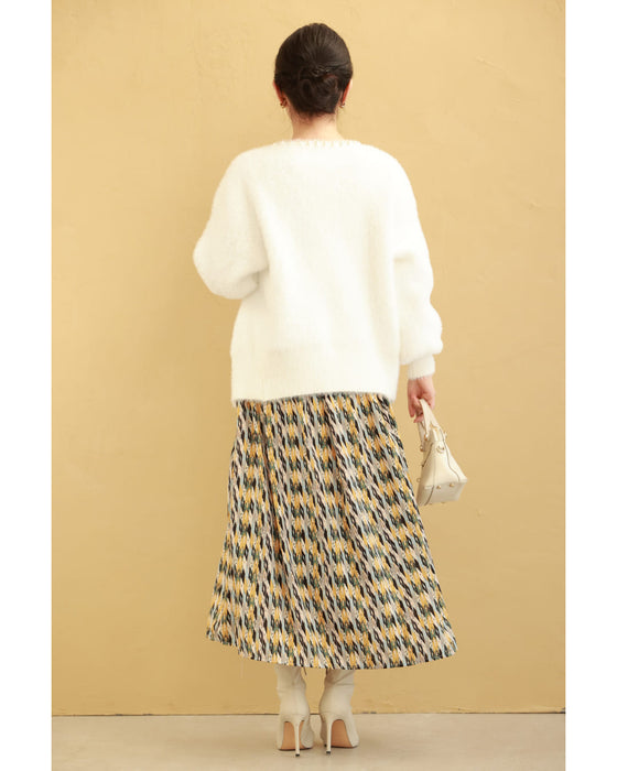 パールで囲むふわふわファーカーディガン