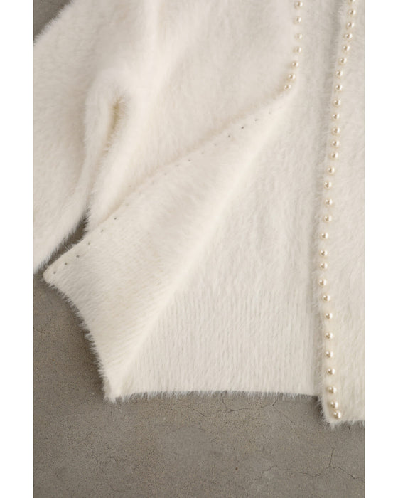 パールで囲むふわふわファーカーディガン