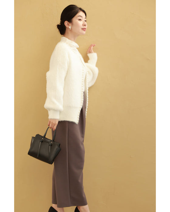 パールで囲むふわふわファーカーディガン