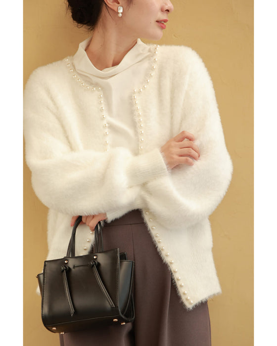 パールで囲むふわふわファーカーディガン