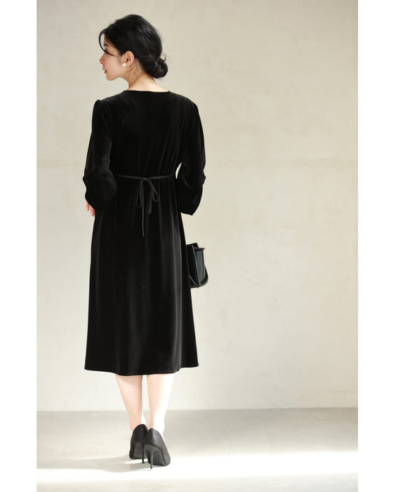 Xラインギャザーの艶ベロア調ミディアムワンピース