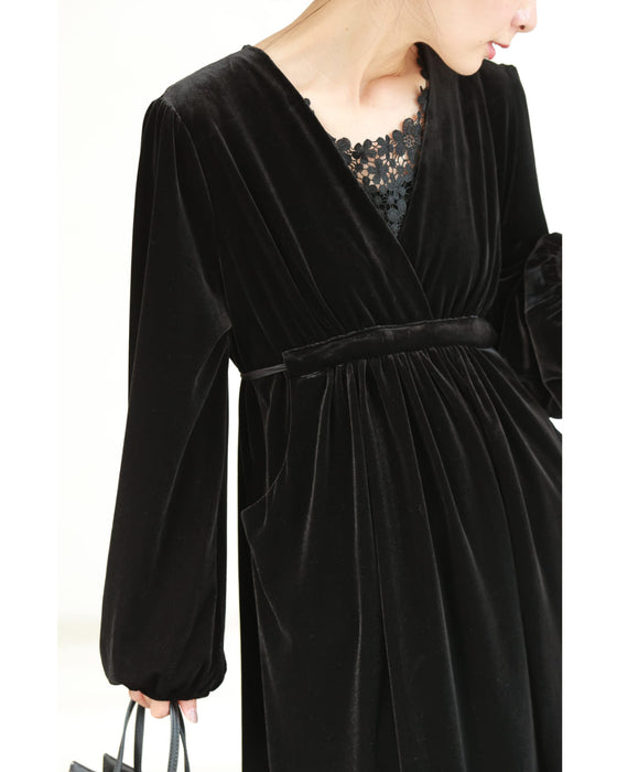 Xラインギャザーの艶ベロア調ミディアムワンピース